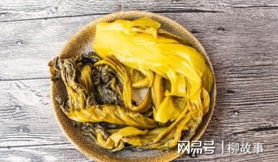 不管腌什么酸菜牢开云 开云体育APP记这4点酸菜不烂不发霉而且又酸又脆又香