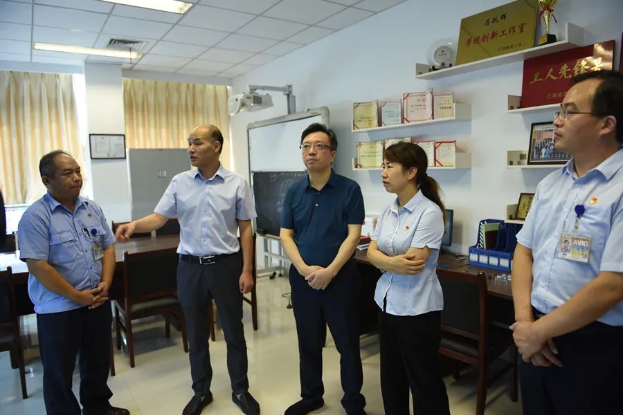 开云体育 开云官网江西省总工会邹绍辉一行到航空工业洪都调研产改工作(图2)