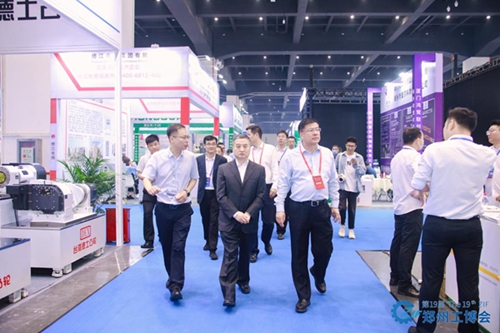 开云体育 Kaiyun.com 官网入口盛大开幕！2000家企业参展第19届郑州工博会(图2)