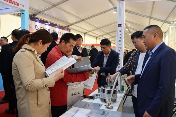 Kaiyun 开云体育泰州市姜堰区娄庄镇第二届金属管材管件展销会举办(图2)