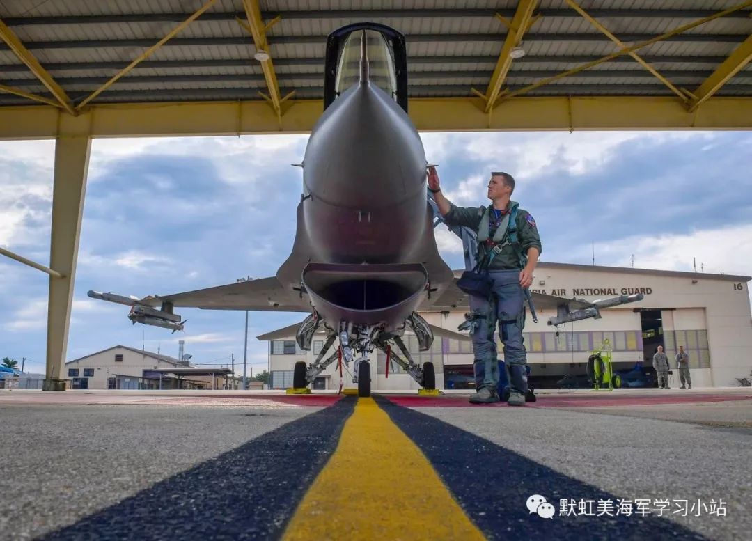 开云APP 开云官网入口战机在首都上空熄火美军飞行员是如何处置的？