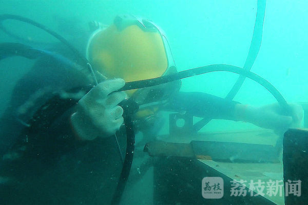 开云体育 开云官网科普帖！水下焊接、连接法兰这些深海比赛项目你了解多少？荔枝军事(图4)