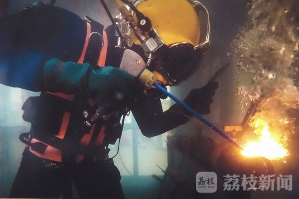 开云体育 开云官网科普帖！水下焊接、连接法兰这些深海比赛项目你了解多少？荔枝军事(图8)