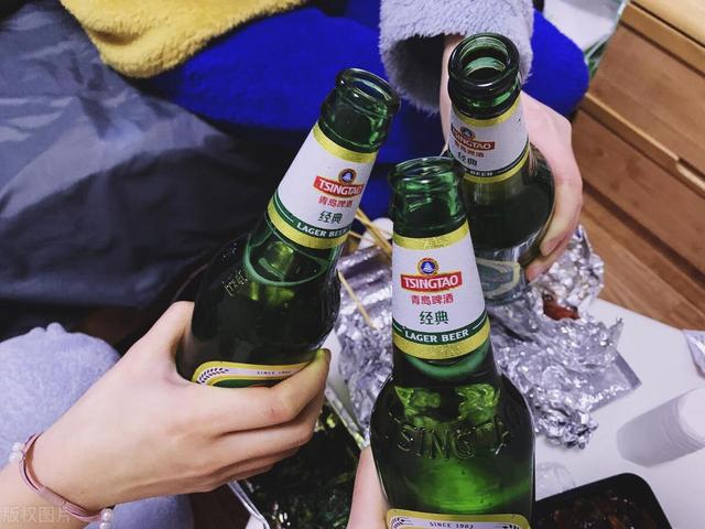 今天才知道“罐装”和“瓶装”的啤酒开云 开云体育平台区别这么大看完长见识了(图5)