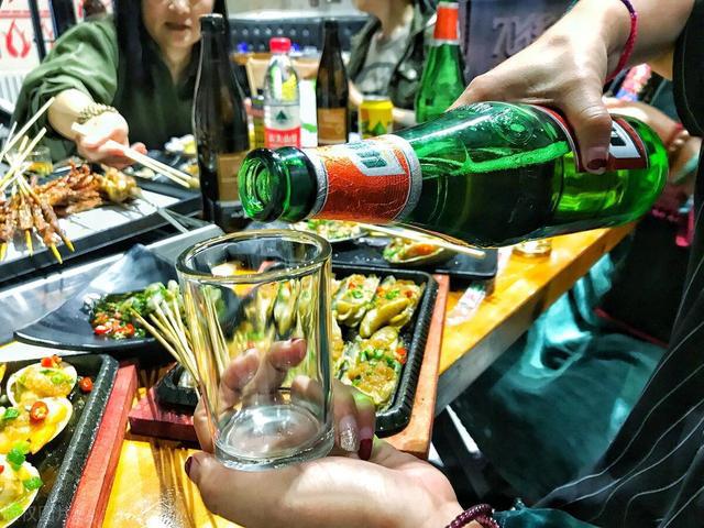 今天才知道“罐装”和“瓶装”的啤酒开云 开云体育平台区别这么大看完长见识了(图3)