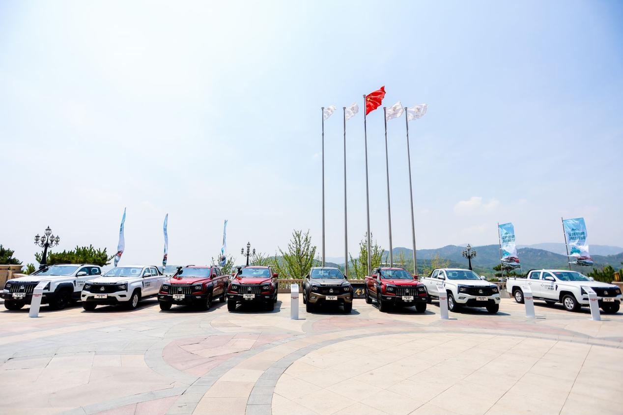 开云体育 开云官网都是大热车型如何在中国重汽搏胜皮卡与长城炮之间优中选优？