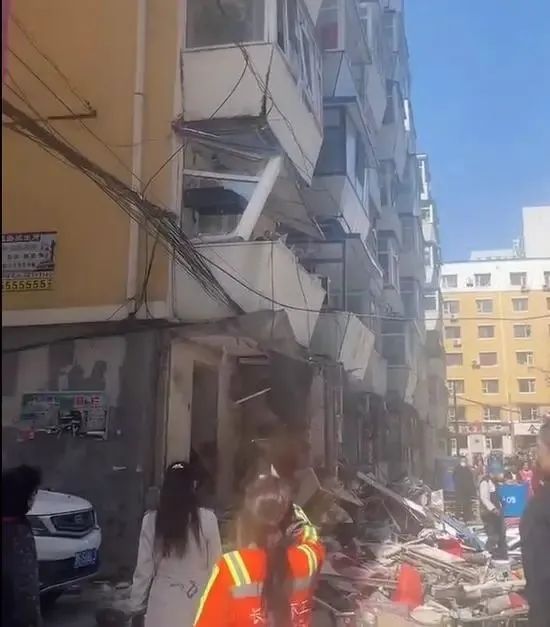 开云体育 开云官网住建部明确！分包到户、责任到人逐一入户摸排调查…这些城市已经开始行动(图2)