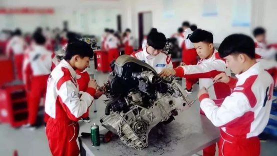 开云APP 开云官网入口甘肃北方汽车学校为你揭秘 学汽修有前途吗？汽修技能人才工资有多少？(图3)