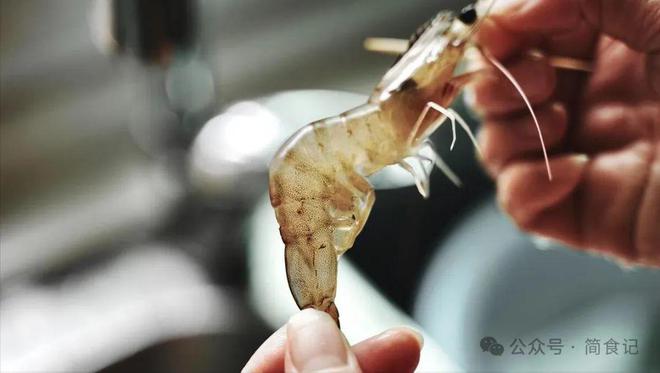 Kaiyun 开云体育买大虾时并不是越大越好记住这4种不要买摊贩自己都不吃(图9)